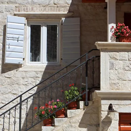 Kapar - Sufit Apartmán