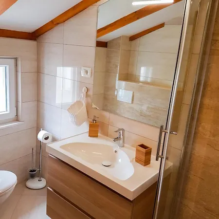 Kapar - Sufit Apartmán *